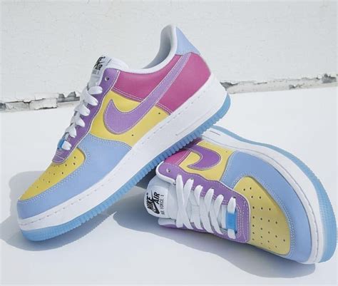 nike sneakers that change colors.